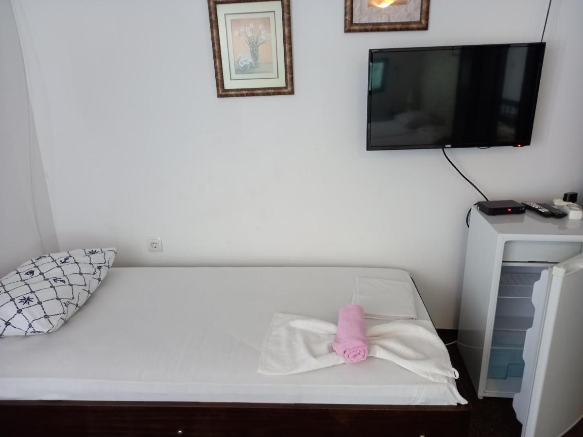 Sea View Hotel Risan Ngoại thất bức ảnh
