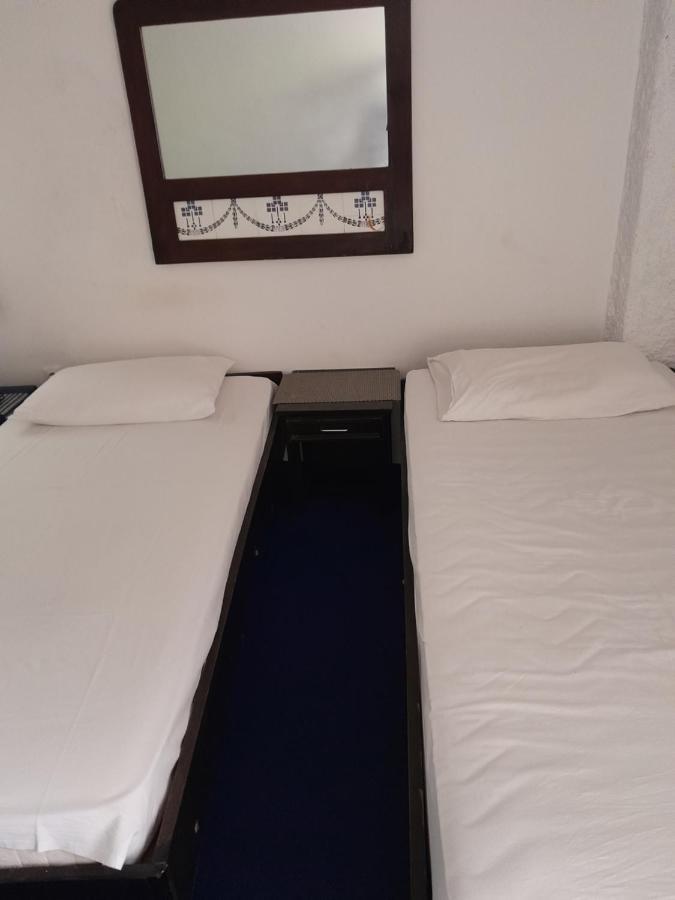 Sea View Hotel Risan Ngoại thất bức ảnh